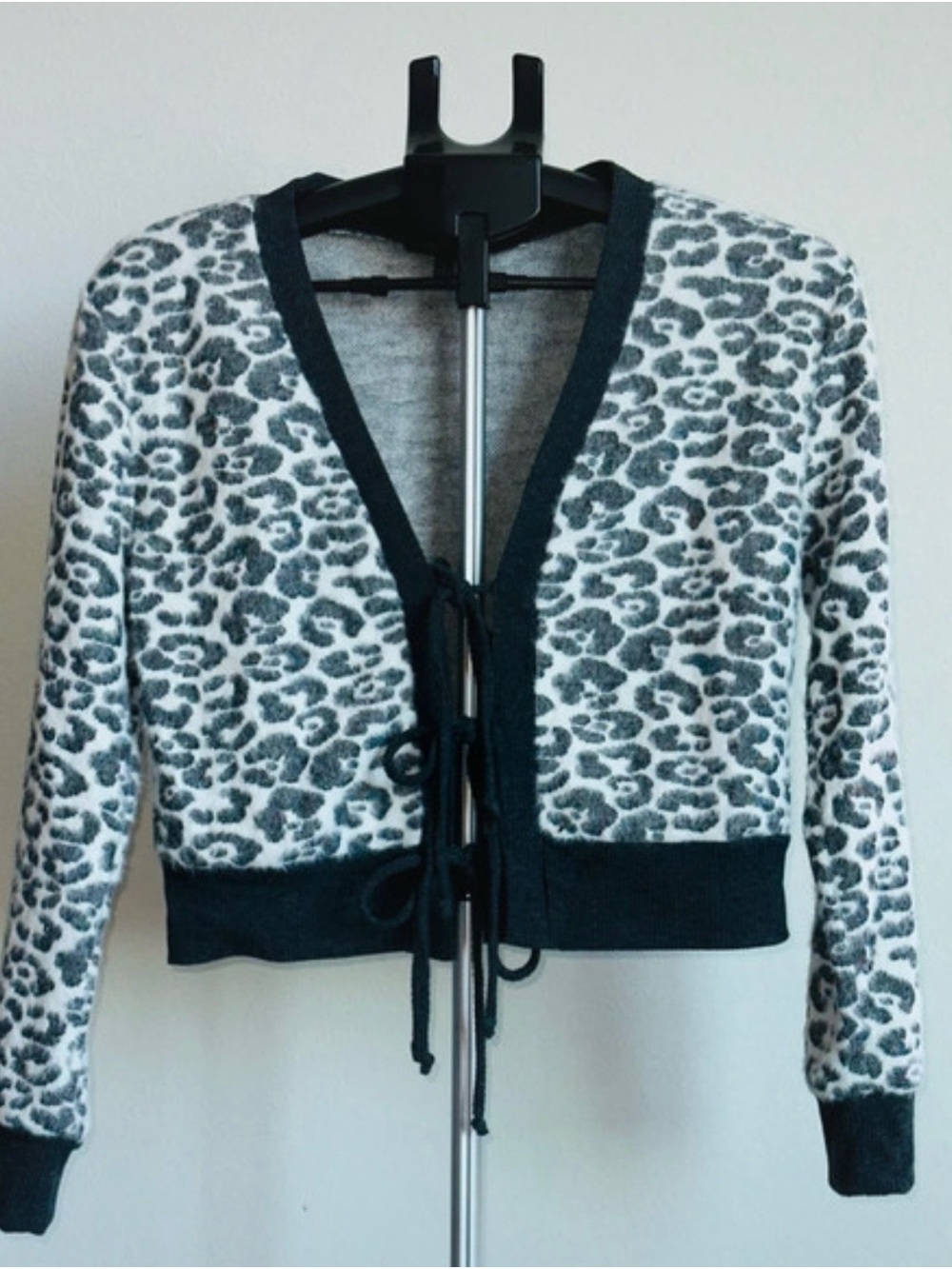 Womens Black and White Leopard Print Knit Pants with Cropped Cardigan 2 pieces - Picture 2 of 3